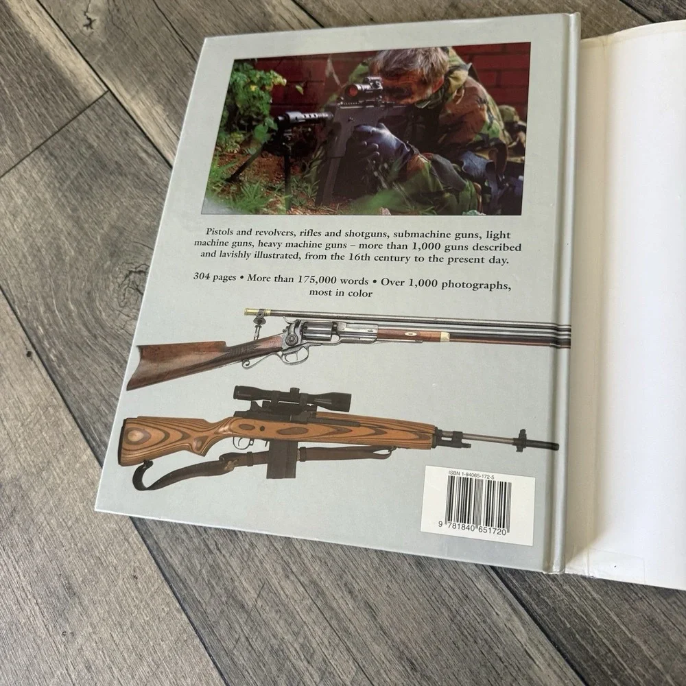 The Illustrated Directory of Guns:‎ A Collector's Guide Over 2000 Firearms 2007
